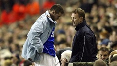 Rooney lẻn vào nhà vệ sinh hãm hại... David Moyes